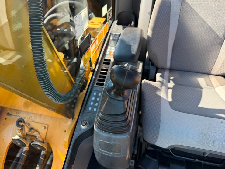 caterpillar-312d-image-21