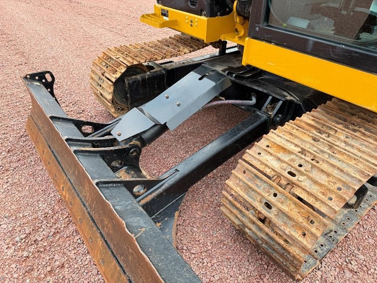 caterpillar-307.5-image-28