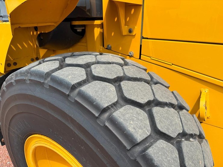 deere-524k-image-7