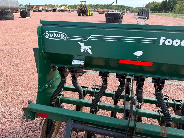 sukup-food-plot-planter-image-12