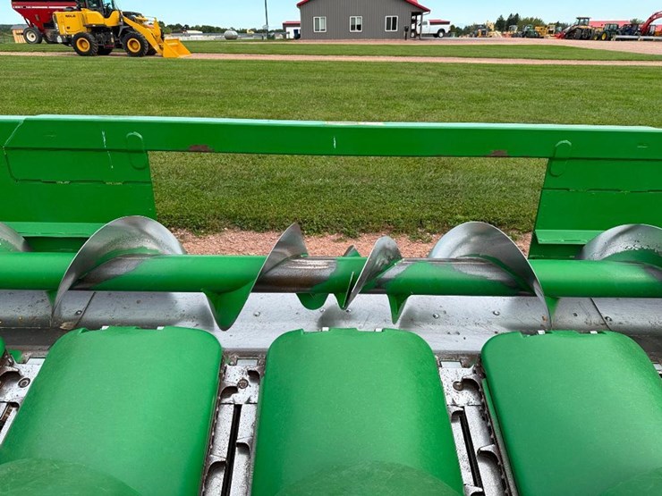 john-deere-608c-stalkmaster-image-12