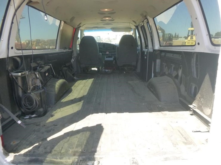 2008-ford-e350-image-21