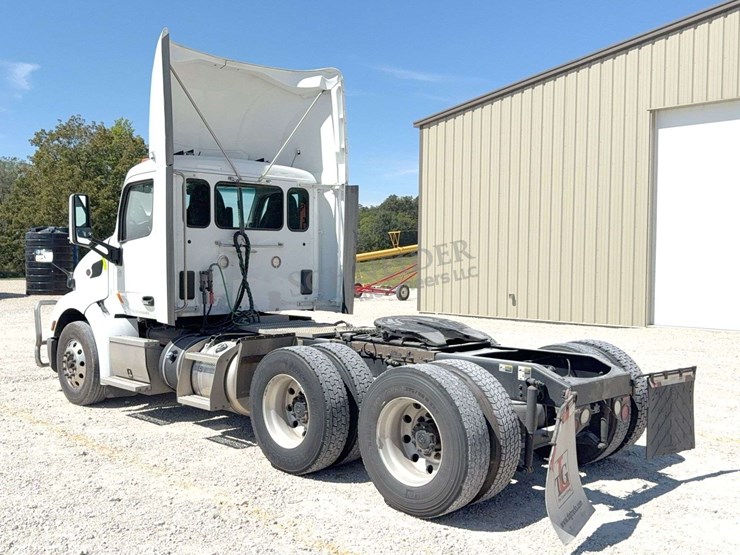 2020-peterbilt-579-image-6