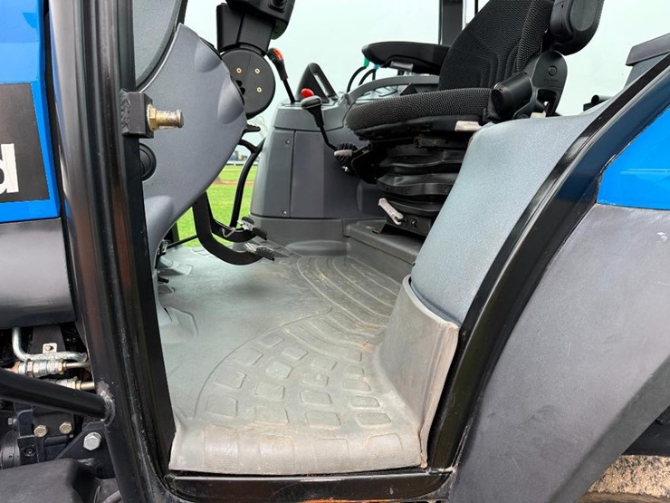 new-holland-ts130a-image-42