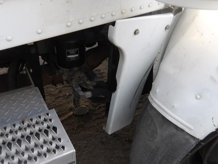 1997-peterbilt-379-image-6