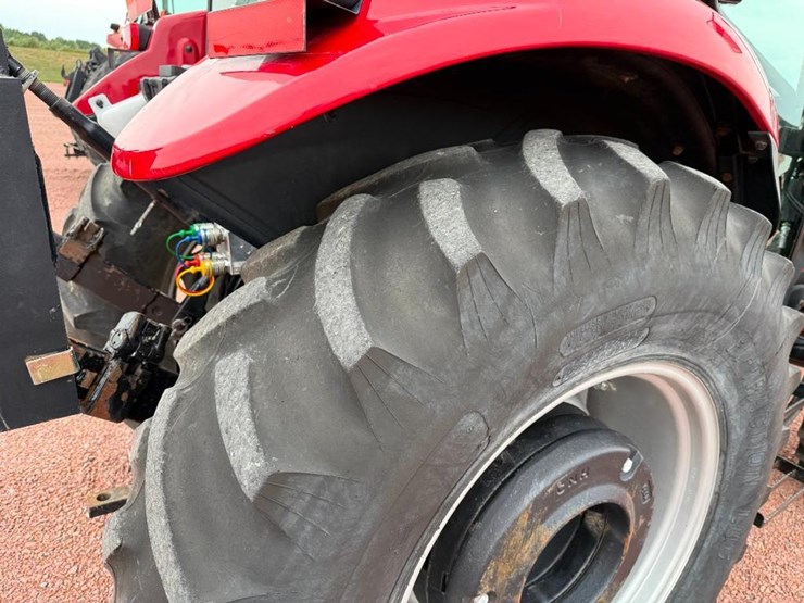 case-ih-farmall-70-image-12