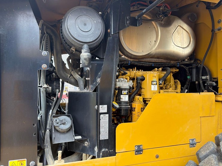 2019-caterpillar-926m-image-10