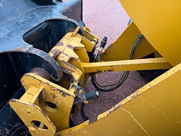 caterpillar-926m-image-38