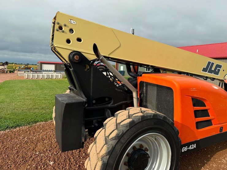 2014-jlg-g6-42a-image-18