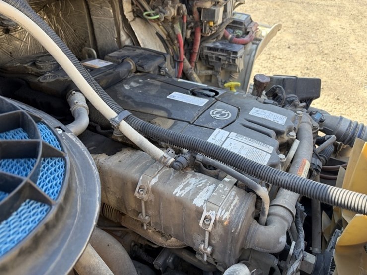 2019-freightliner-m2-t/a-roll-off-truck-image-37
