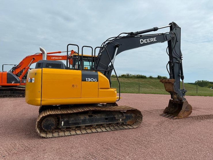 deere-130g-image-3
