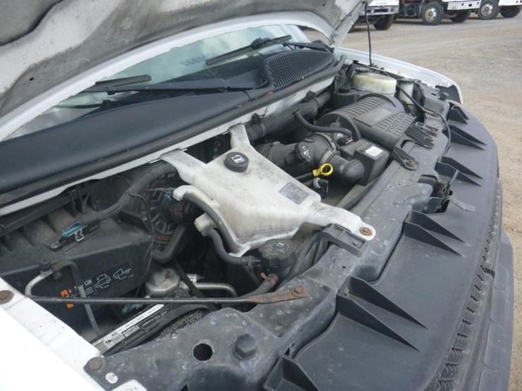 2015-chevrolet-express-2500-image-10
