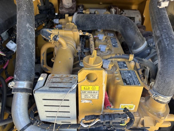 2020-caterpillar-289d3-image-42