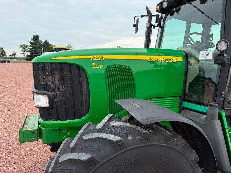 john-deere-7220-image-25