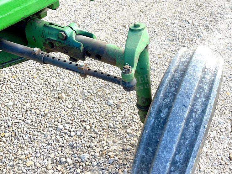 john-deere-4010-image-13
