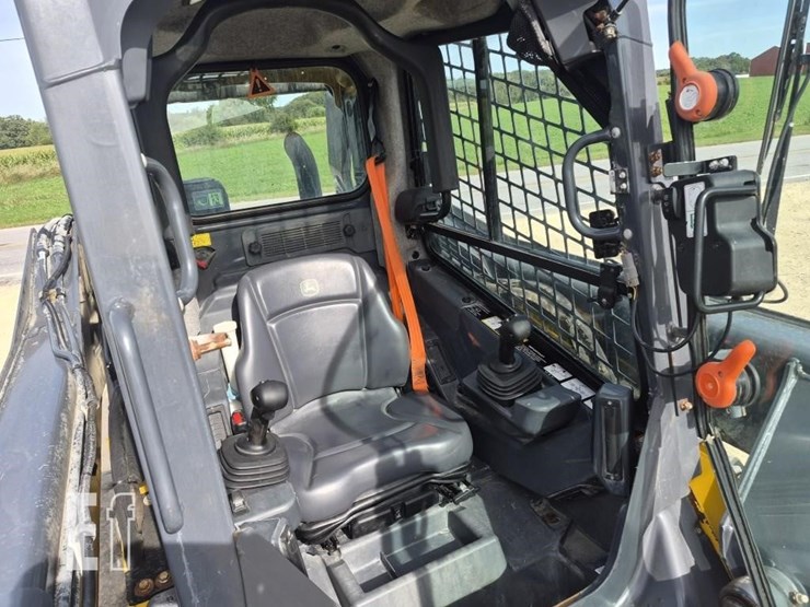 2024-deere-320g-image-13