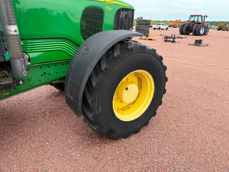 john-deere-7220-image-11