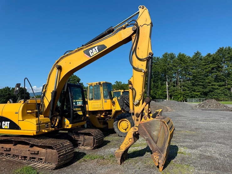 caterpillar-312d-image-8