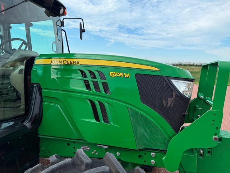john-deere-6105m-image-27