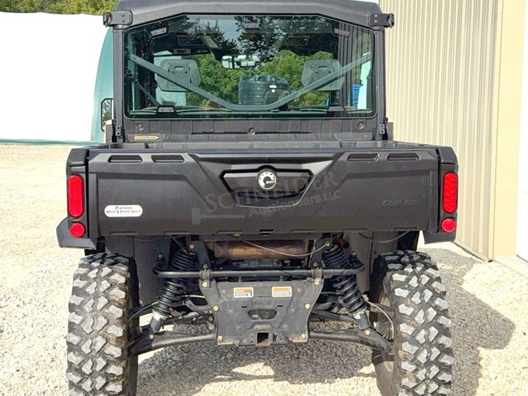 2023-can-am-hd10-defender-limited-4x4-utv-image-9