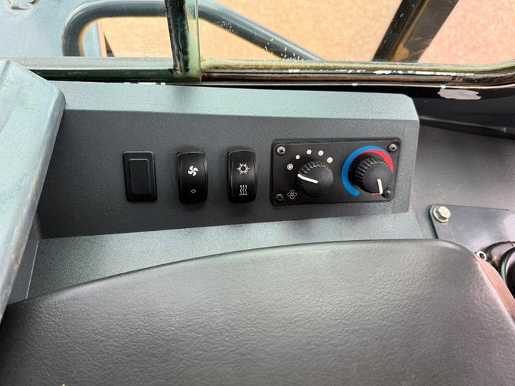 deere-700k-lgp-image-52