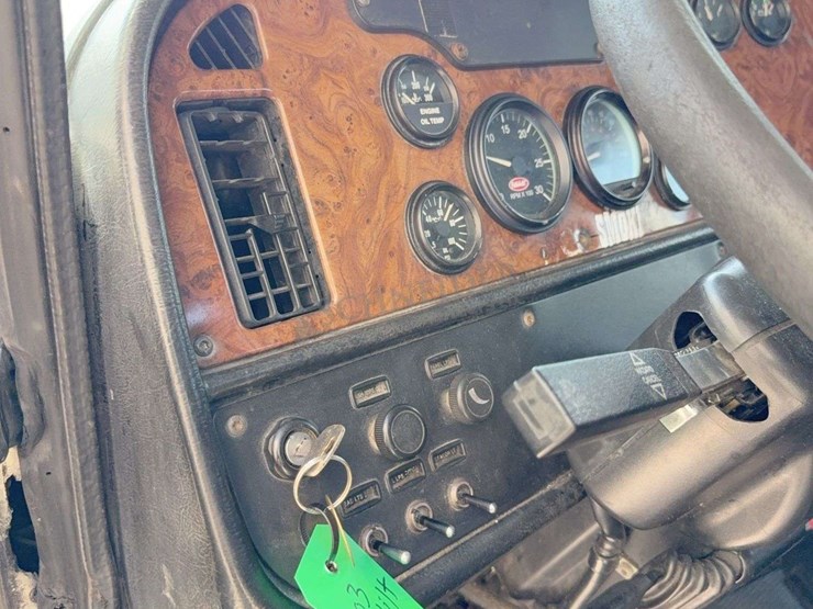 2003-peterbilt-378-image-65