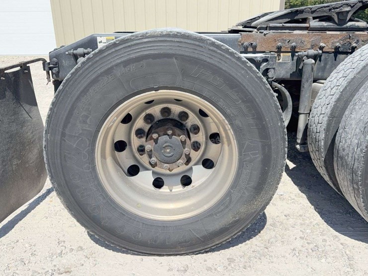 2020-peterbilt-579-image-28