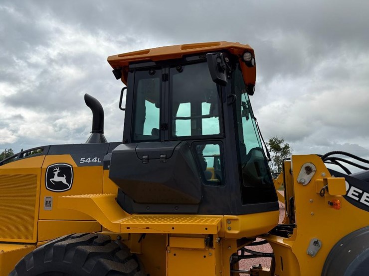 2019-deere-544l-image-16