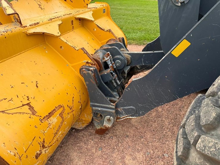 2021-deere-544p-image-29