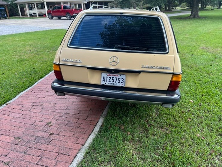 #1036-•-offered-at-no-reserve-|-1985-mercedes-benz-300td-image-6