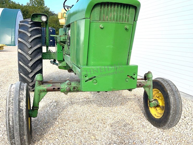 john-deere-4010-image-9