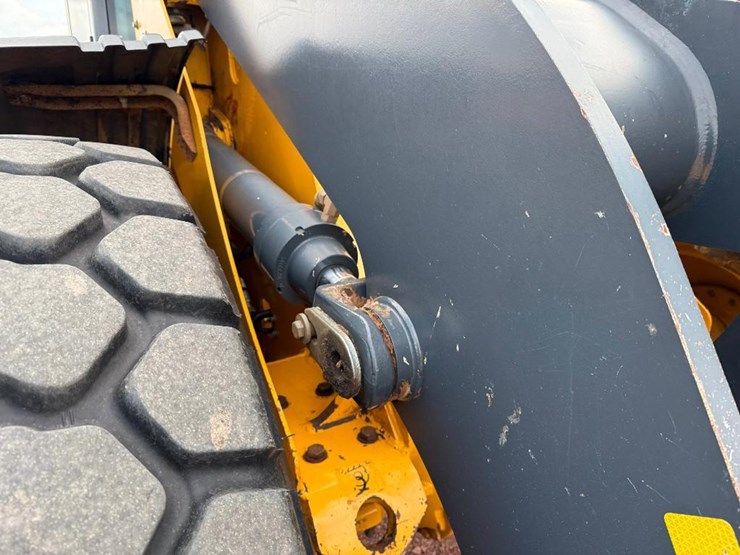 deere-524k-image-34