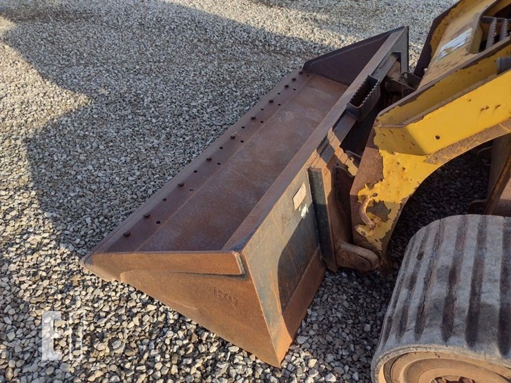 2015-caterpillar-287d-image-19