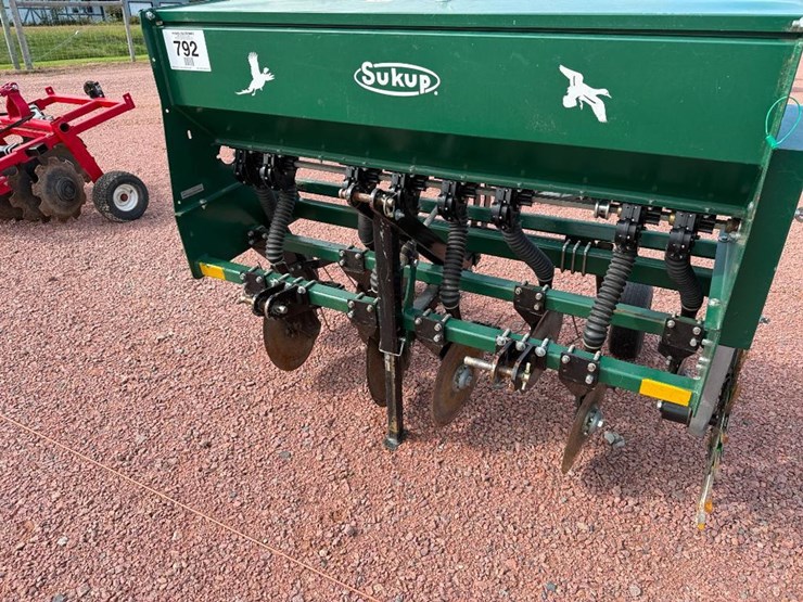 sukup-food-plot-planter-image-8
