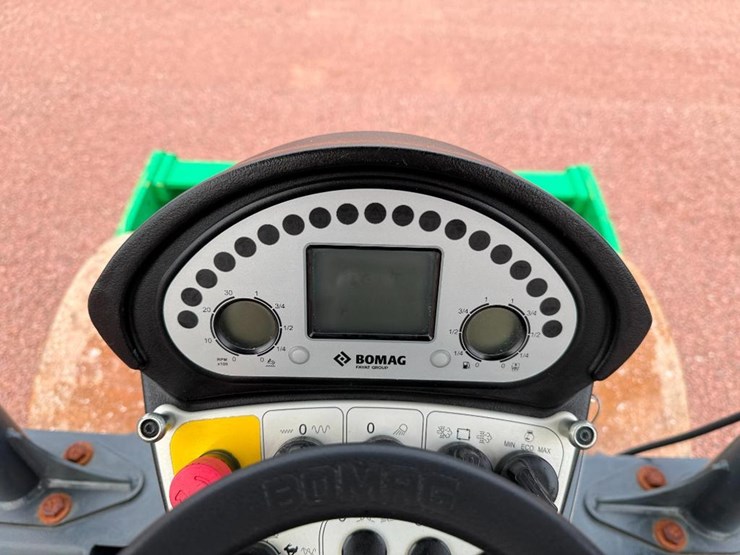 2019-bomag-bw145d-5-image-41
