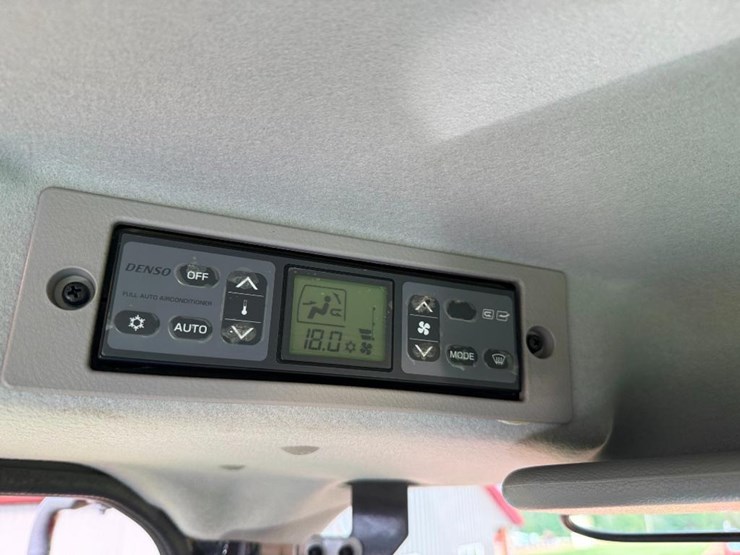 hitachi-zw100-6-image-61
