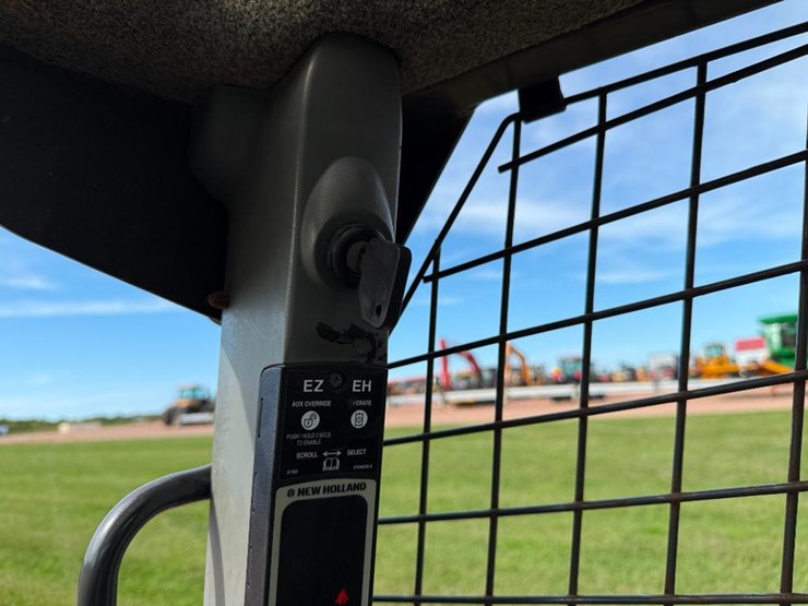 new-holland-c232-image-37