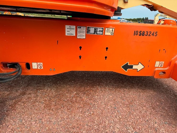 jlg-400s-image-15