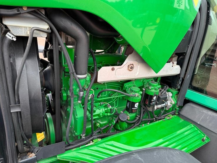 john-deere-7220-image-32