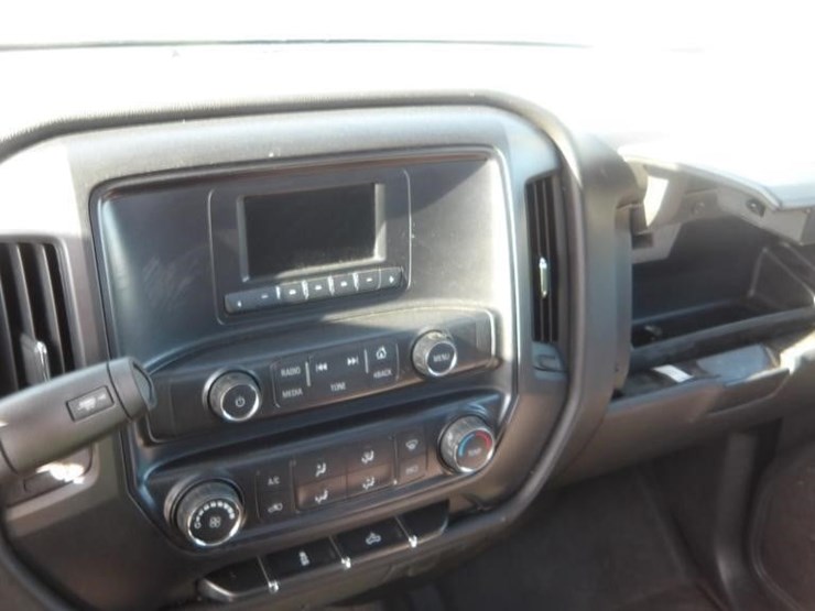 2016-chevrolet-2500-image-21