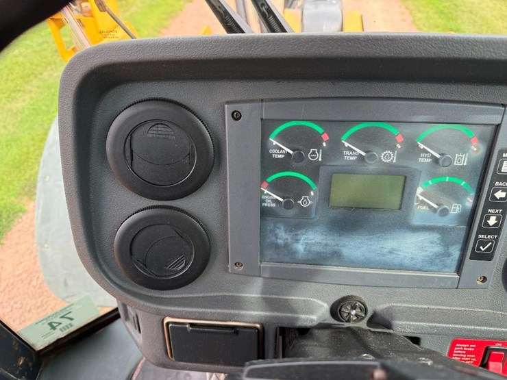 2005-deere-744j-image-53