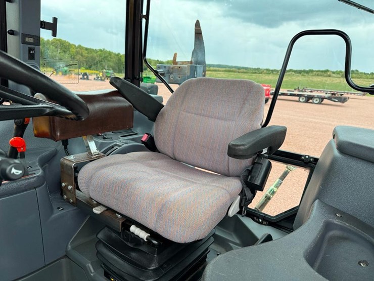 new-holland-ts110-image-51
