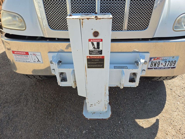 2006-peterbilt-335-image-2