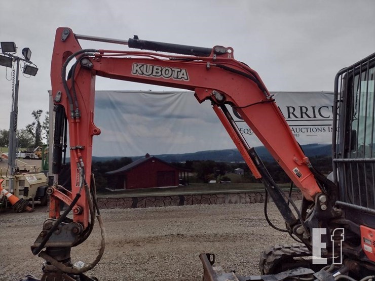 2016-kubota-kx040-4-image-21