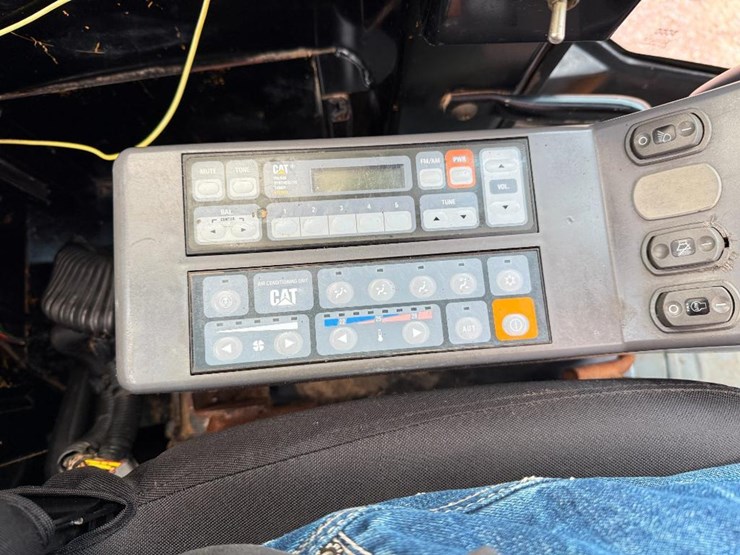 2004-caterpillar-314c-image-47