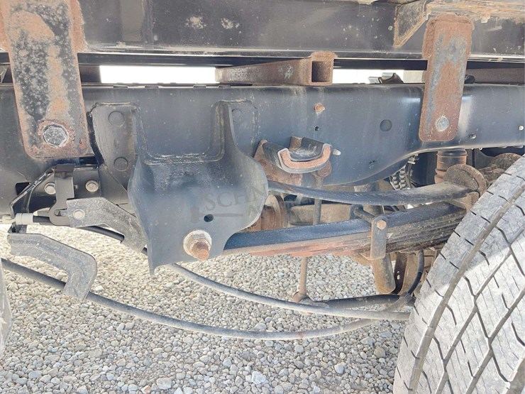 2021-ford-f350-image-48