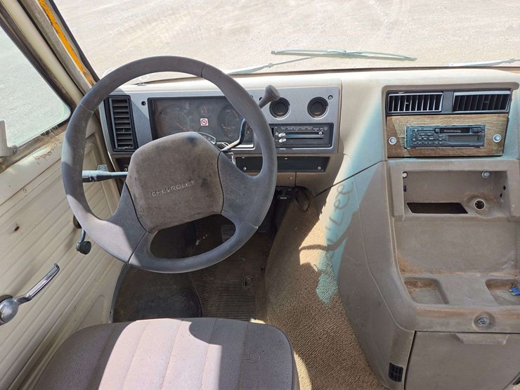 1995-chevrolet-g30-image-22