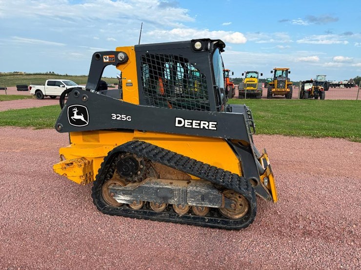 deere-325g-image-3
