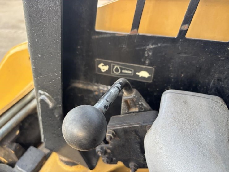 caterpillar-257b2-image-27