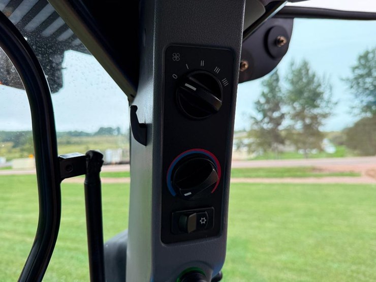 new-holland-ts130a-image-56